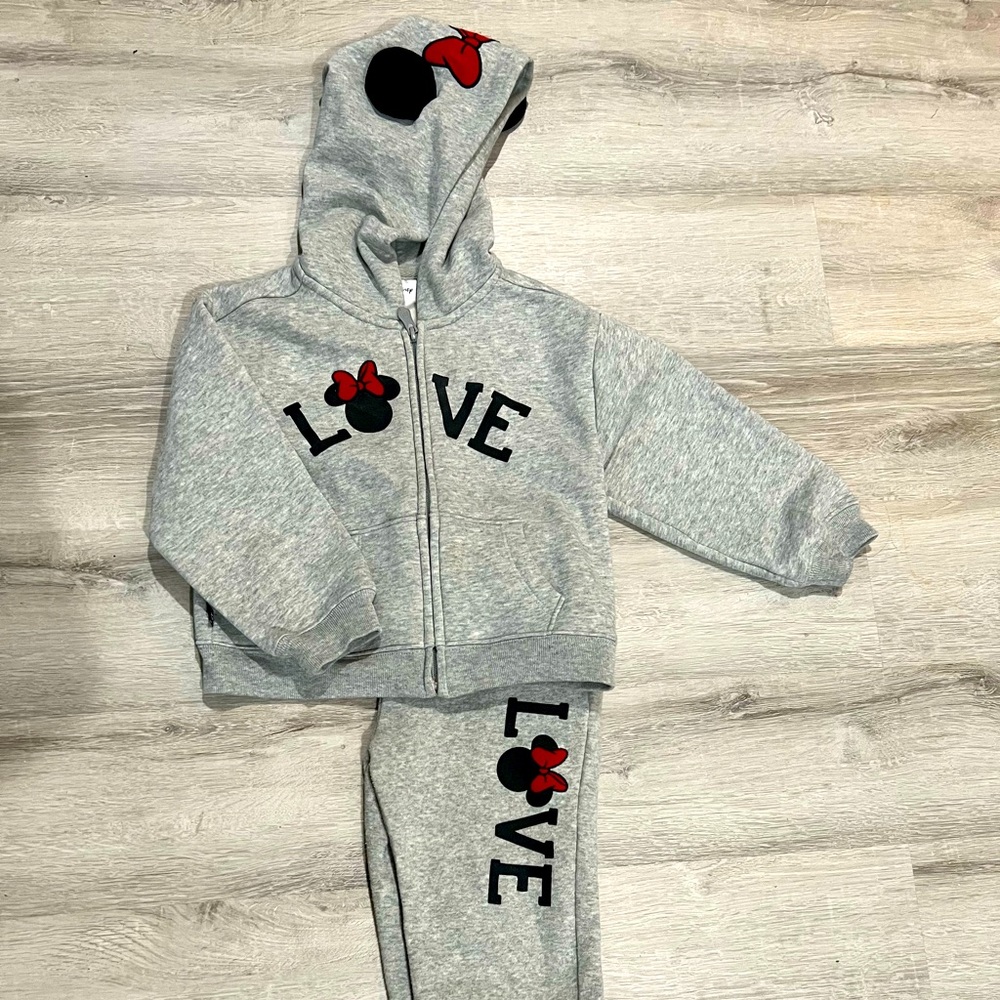 Gape girls sweat suit